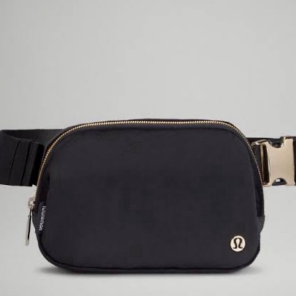 Lululemon belt bag